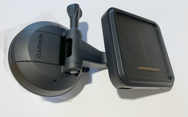 Garmin Autohalterung Montagesatz + Autoladekabel für Garmin dezl LGV810